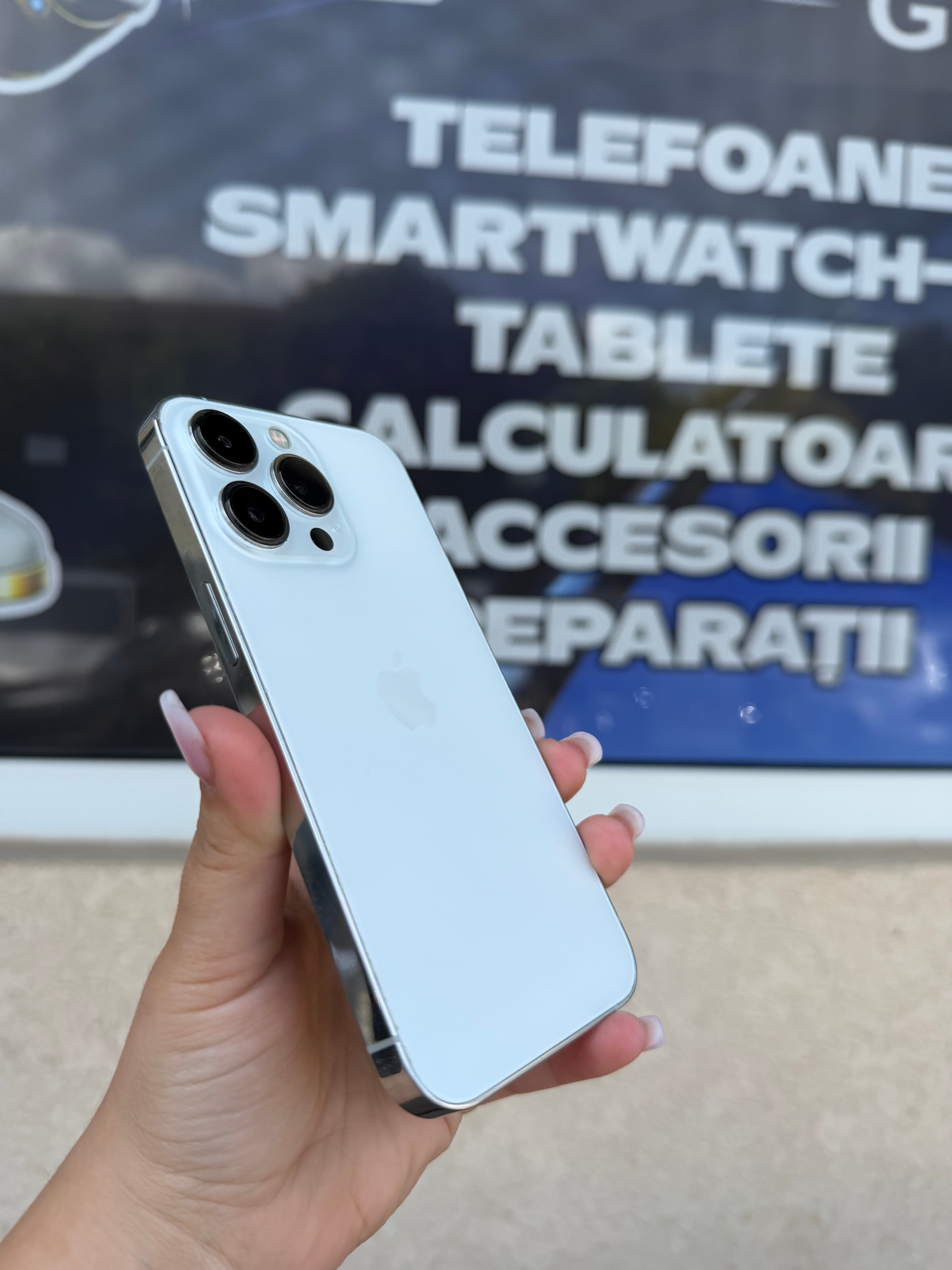 iPhone 15 Pro Max - foto 1